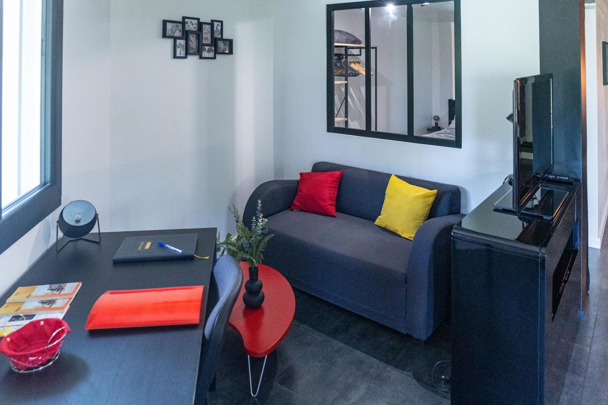 VernaisonComme Dans Un Ecrin - T2 De 50 M² Avec Jardin, Terrasse Et Piscineアパートメント エクステリア 写真